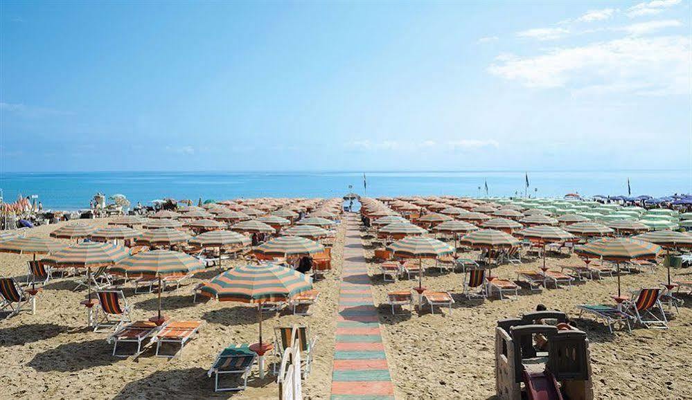 Hotel Lido Alba Adriatica Εξωτερικό φωτογραφία